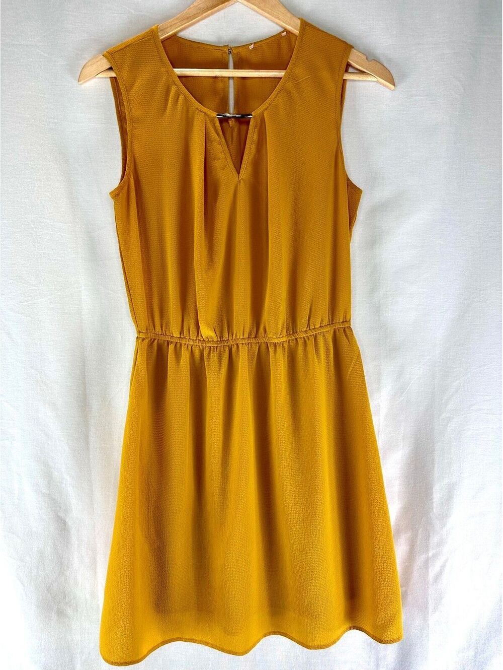 Women’s Large Mustard Gold Sleeveless Fit-and-Flare Keyhole Dress